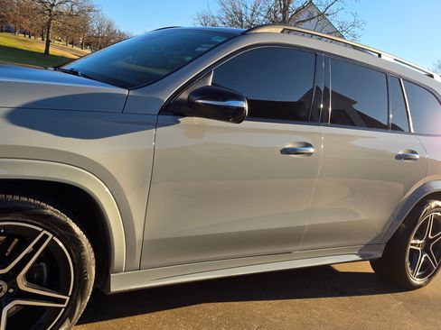 Used 2025 Mercedes-Benz GLS 450 4MATIC image 1