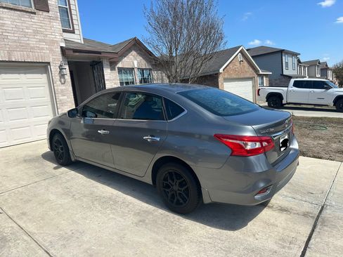 Used 2017 Nissan Sentra S image 4
