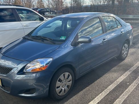 Used 2012 Toyota Yaris Sedan image 2
