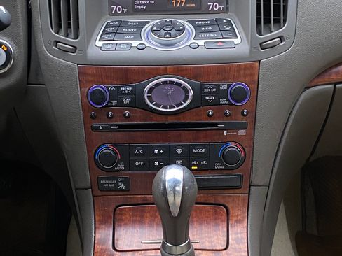 Used 2009 INFINITI G37 x Sedan w/ Premium Pkg image 9