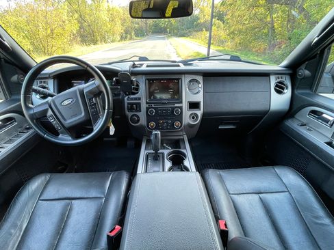 Used 2017 Ford Expedition XLT w/ Equipment Group 202A image 2