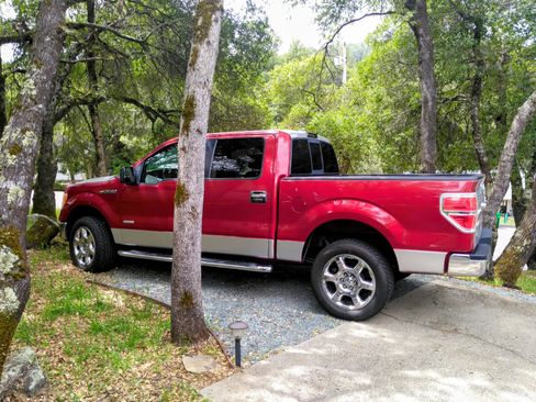 Used 2013 Ford F150 XLT w/ Luxury Equipment Group AWD/4WD image 2