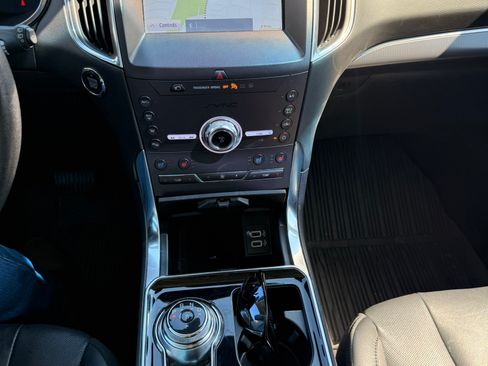 Used 2020 Ford Edge Titanium w/ Equipment Group 301A AWD/4WD image 26