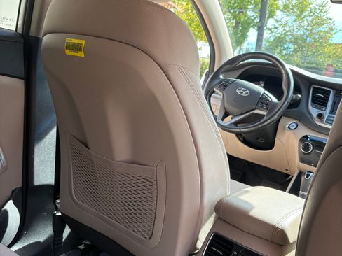 Used 2017 Hyundai Tucson Sport FWD image 6