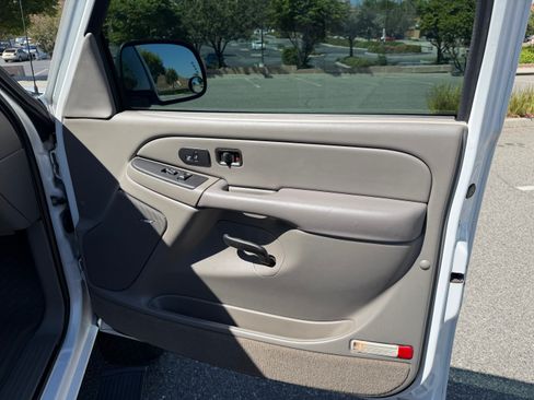 Used 2005 GMC Sierra 2500 SLT w/ Heavy-Duty Power Package RWD image 22