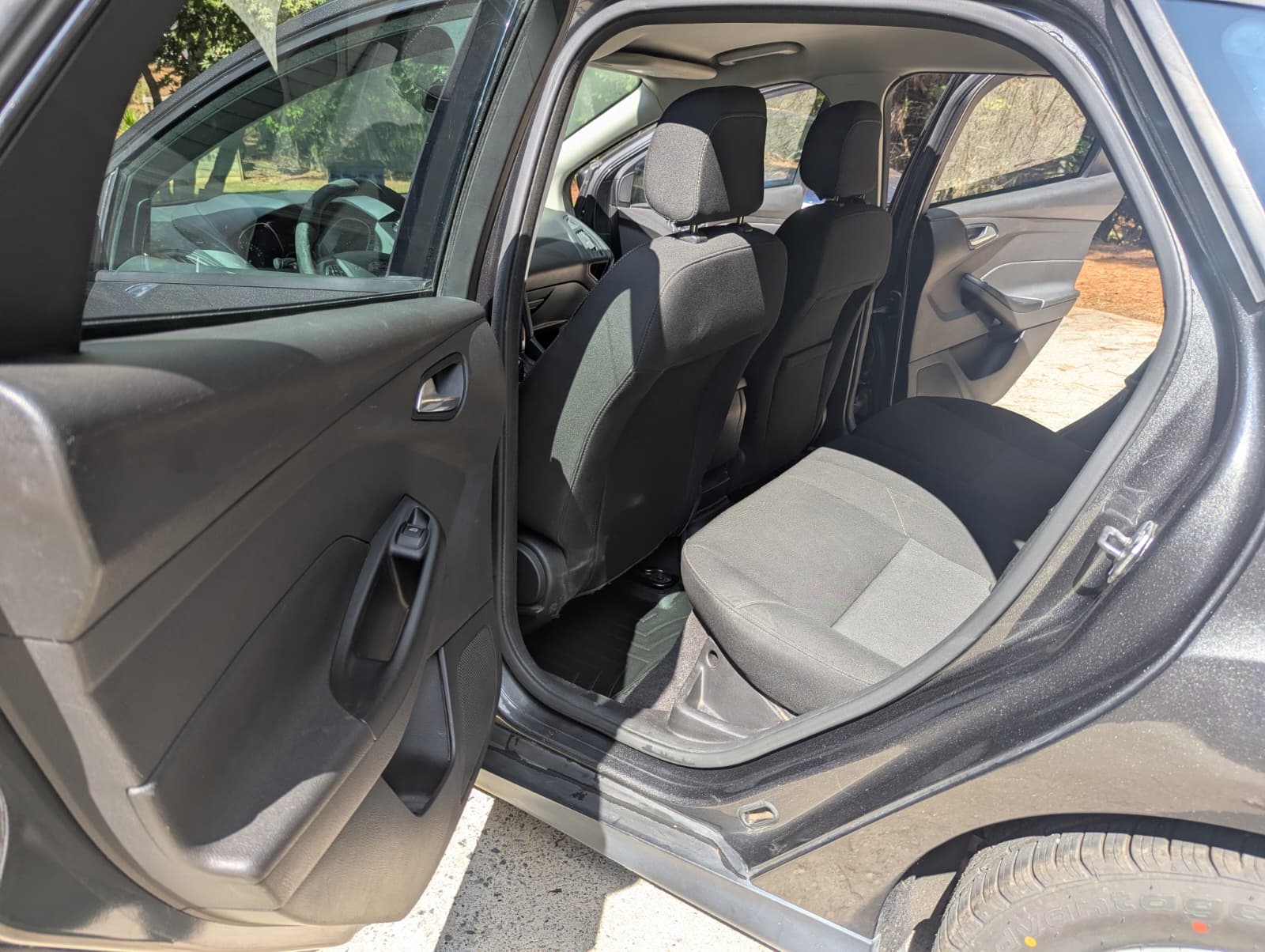Used 2018 Ford Focus SE FWD image 13