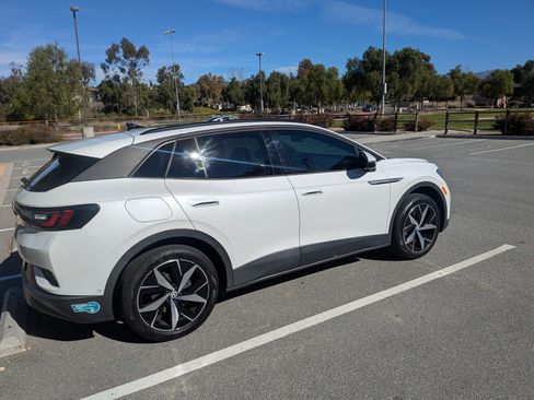 Used 2023 Volkswagen ID.4 Pro S image 6