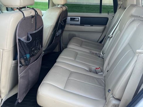 Used 2017 Ford Expedition XLT w/ Equipment Group 202A image 4