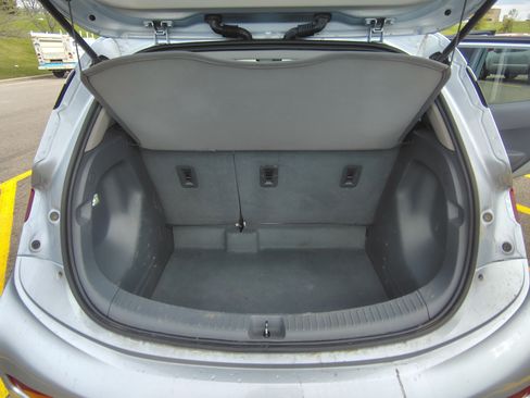 Used 2017 Chevrolet Bolt LT image 5