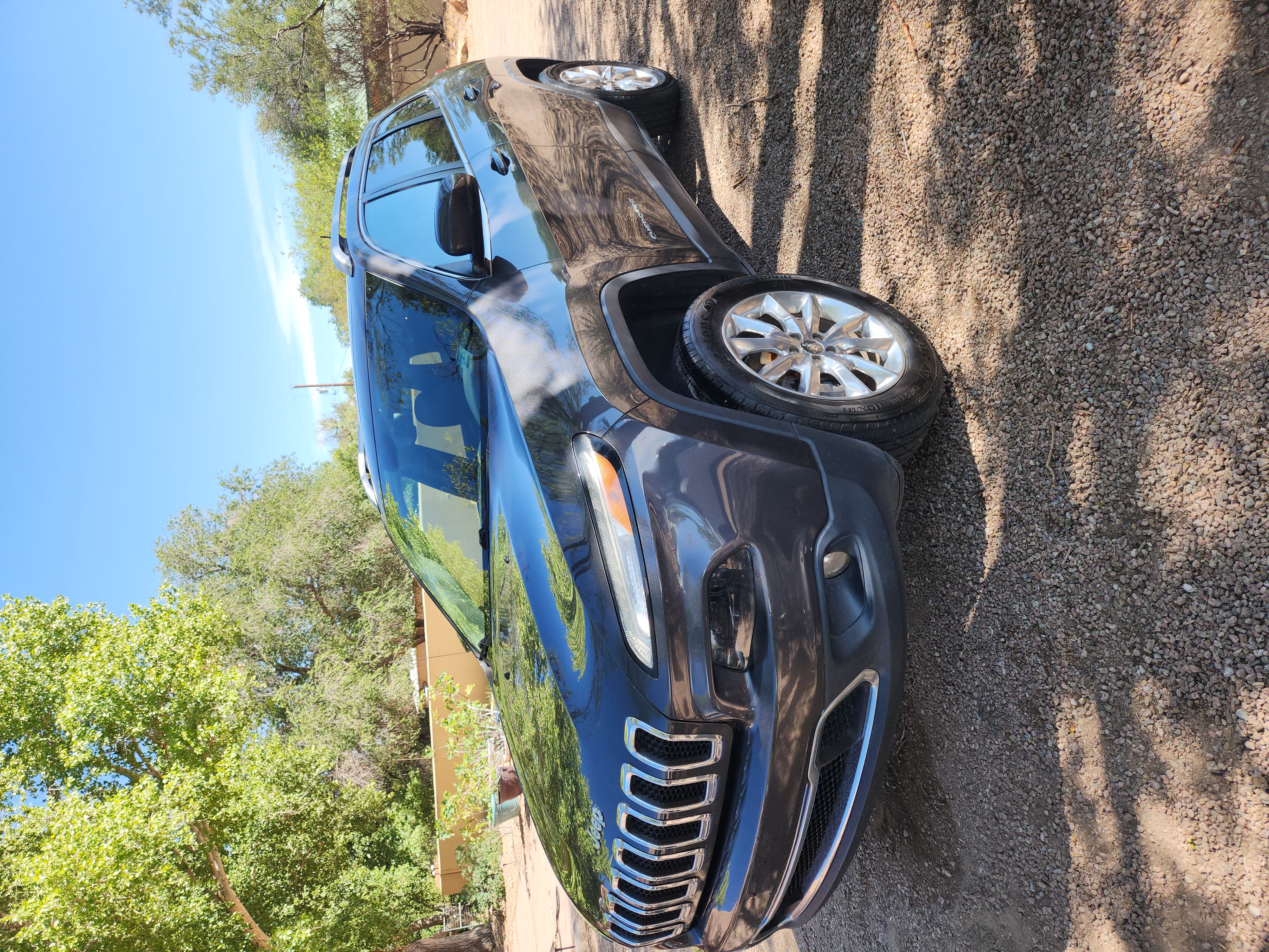 Used 2016 Jeep Cherokee Limited AWD/4WD image 5