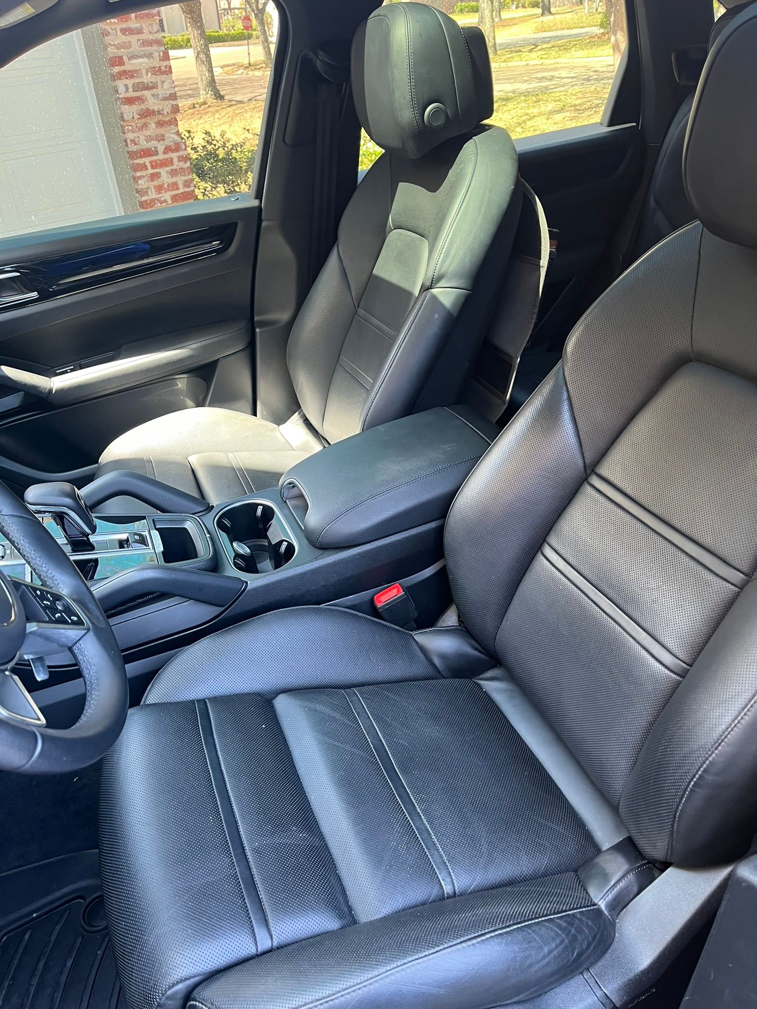 Used 2021 Porsche Cayenne AWD/4WD image 10