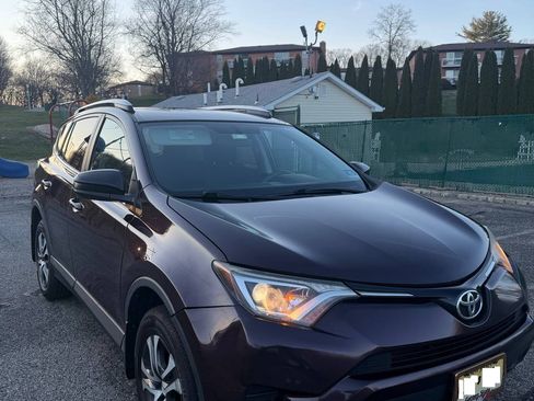 Used 2016 Toyota RAV4 LE image 6
