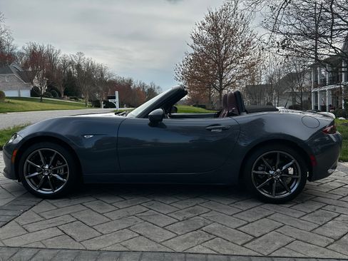 Used 2020 MAZDA MX-5 Miata Grand Touring image 4