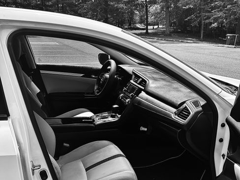 Used 2016 Honda Civic LX image 10