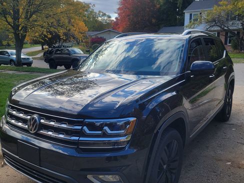Used 2019 Volkswagen Atlas SEL image 2