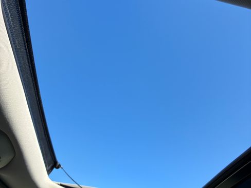 Used 2019 Chrysler Pacifica Limited w/ Tire & Wheel Group image 8