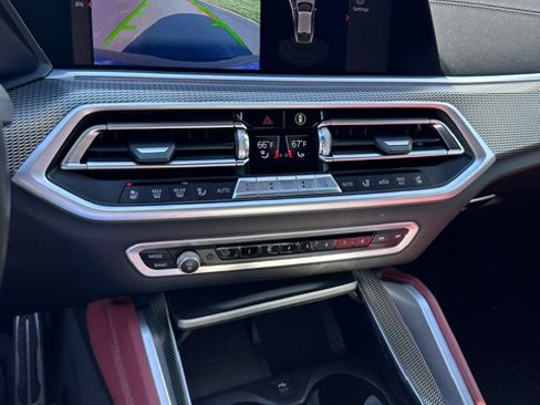 Used 2022 BMW X6 xDrive40i w/ M Sport Package AWD/4WD image 13