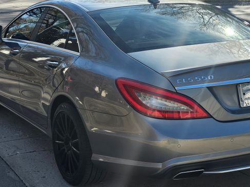 Used 2012 Mercedes-Benz CLS 550 image 4