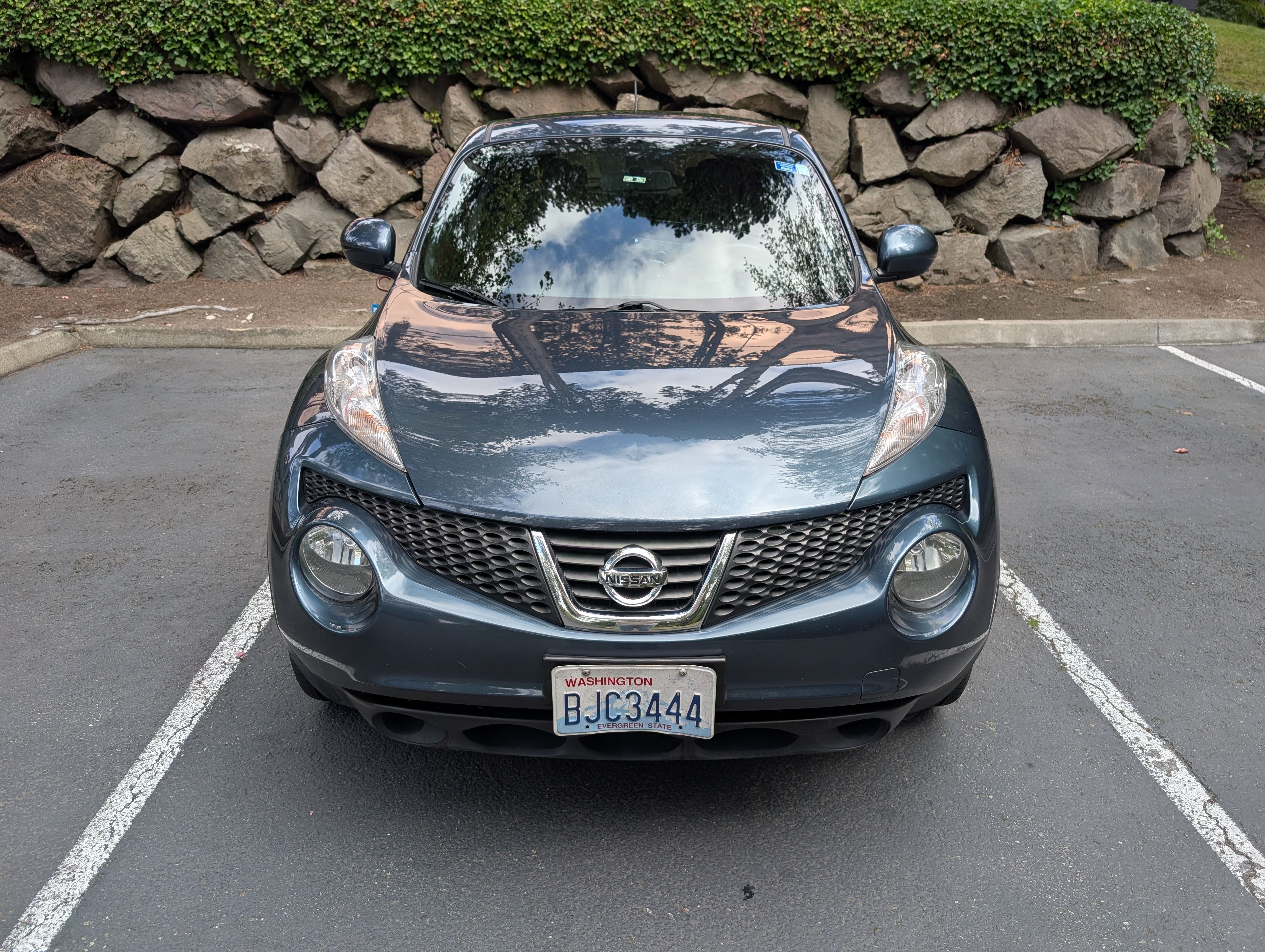 Used 2014 Nissan Juke SV FWD image 1