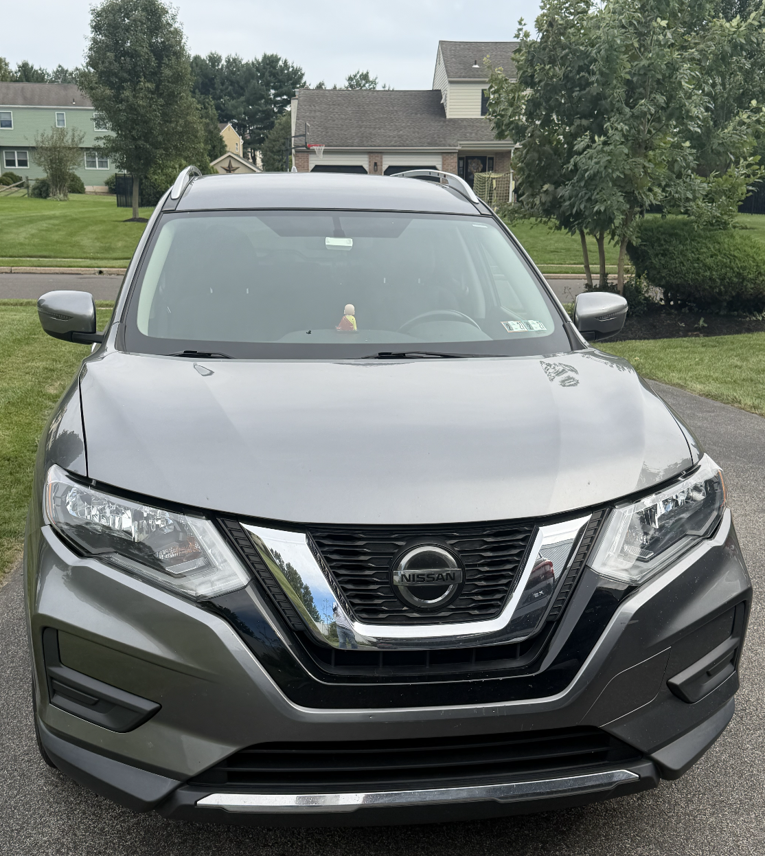 Used 2018 Nissan Rogue SV AWD/4WD image 1