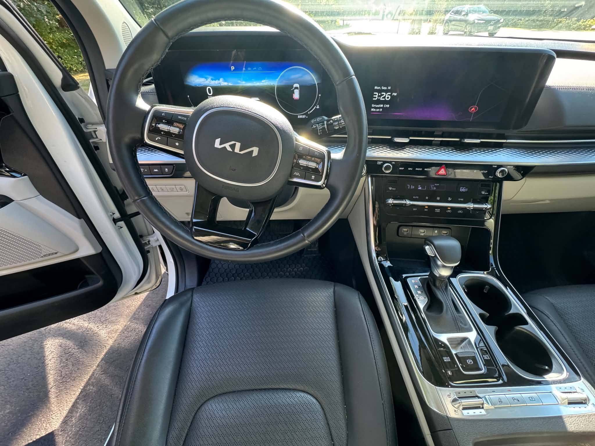 Used 2024 Kia Carnival SX Prestige FWD image 23