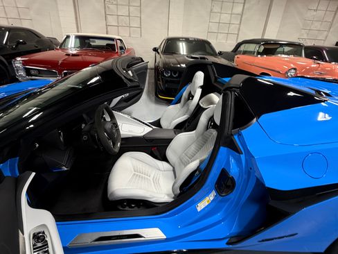 Used 2024 Chevrolet Corvette Z06 RWD image 11