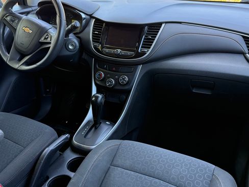 Used 2020 Chevrolet Trax LS w/ Tint and Cruise Package FWD image 16