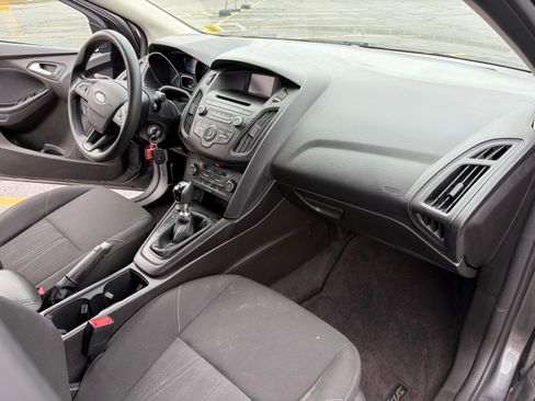 Used 2017 Ford Focus SE FWD image 14