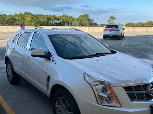 Used 2012 Cadillac SRX Luxury image 1