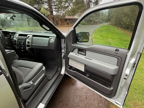 Used 2013 Ford F150 XLT w/ Trailer Tow Pkg image 17