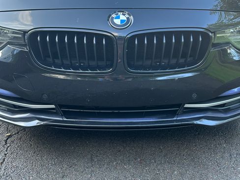 Used 2017 BMW 330i xDrive Sedan AWD/4WD image 5