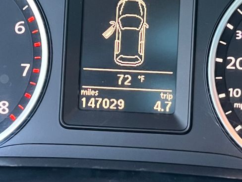 Used 2010 Volkswagen Tiguan SE image 12