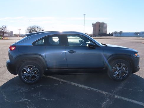 Used 2022 MAZDA MX-30 Electric w/ Premium Plus Pkg image 21