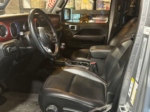 Used 2018 Jeep Wrangler Unlimited Rubicon AWD/4WD image 8