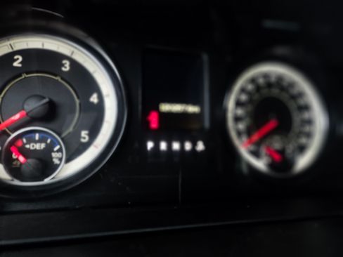 Used 2018 RAM 1500 Tradesman w/ Chrome Appearance Group image 14