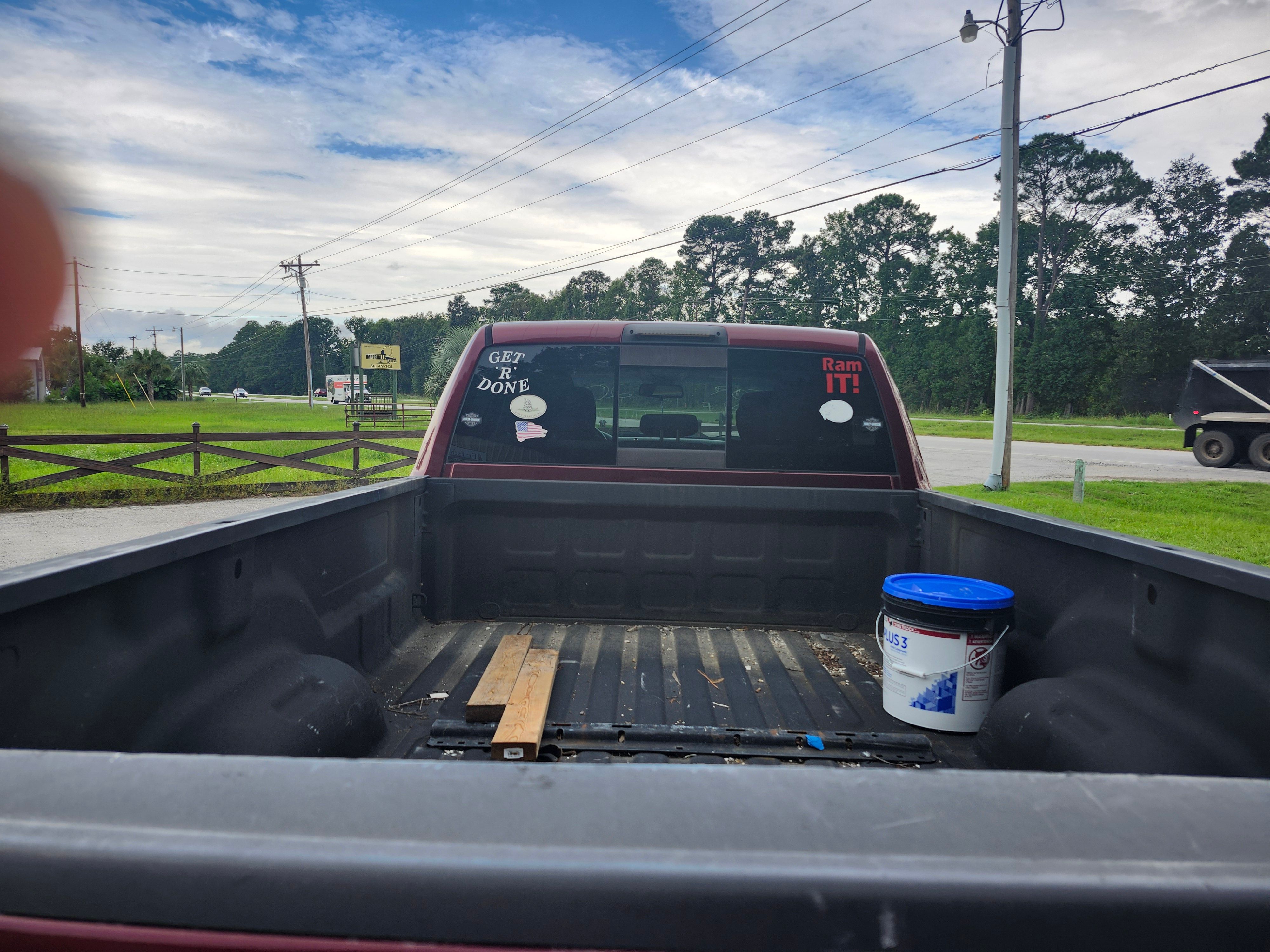Used 2017 RAM 3500 SLT RWD image 10