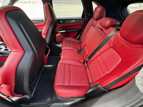 Used 2023 Porsche Cayenne Turbo image 26