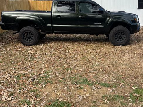 Used 2012 Toyota Tacoma 4x4 Double Cab w/ TRD Sport Pkg image 4