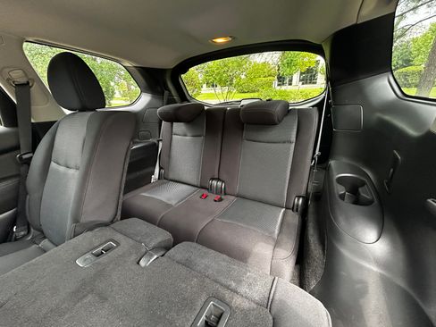 Used 2019 Nissan Pathfinder S AWD/4WD image 10
