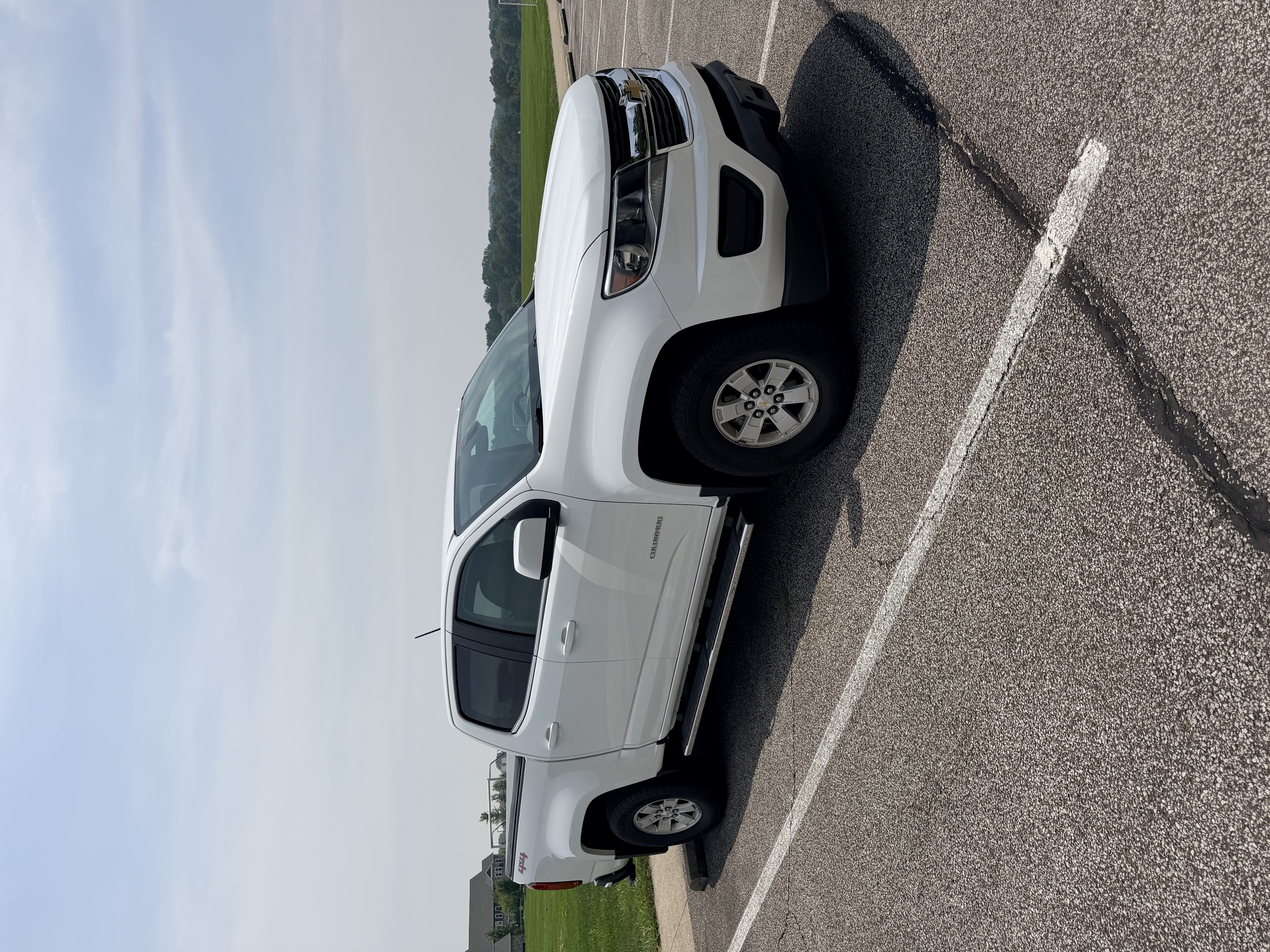 Used 2019 Chevrolet Colorado W/T w/ WT Convenience Package AWD/4WD image 2