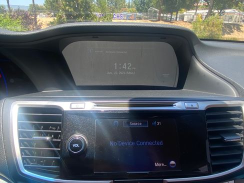 Used 2014 Honda Accord Plug-In Sedan image 13