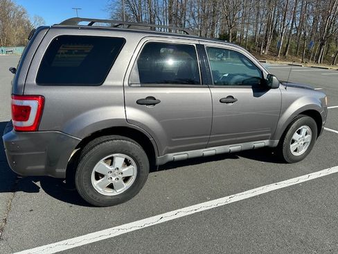 Used 2011 Ford Escape XLT w/ 203A Rapid Spec Order Code image 2