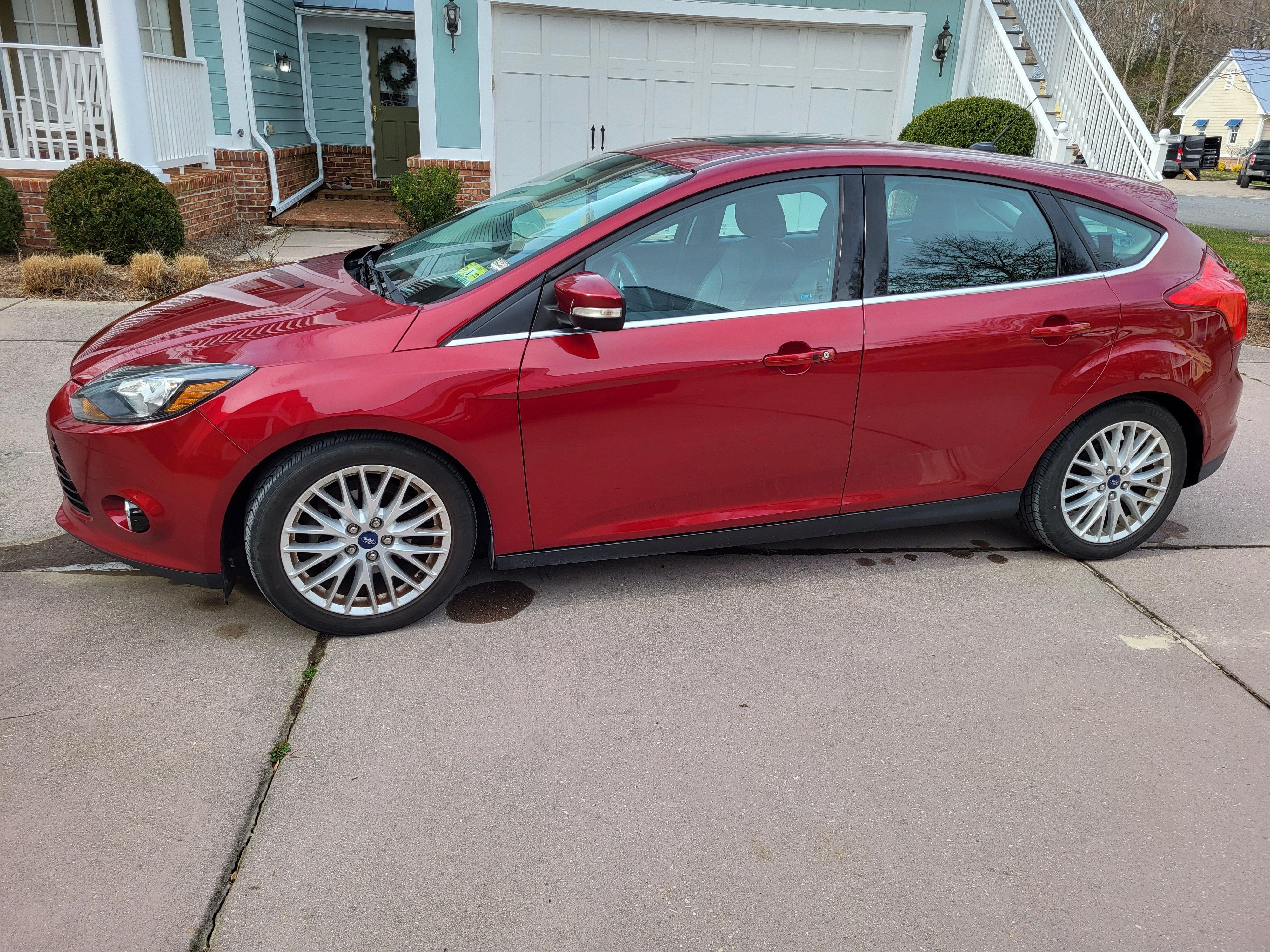 Used 2014 Ford Focus Titanium FWD image 1