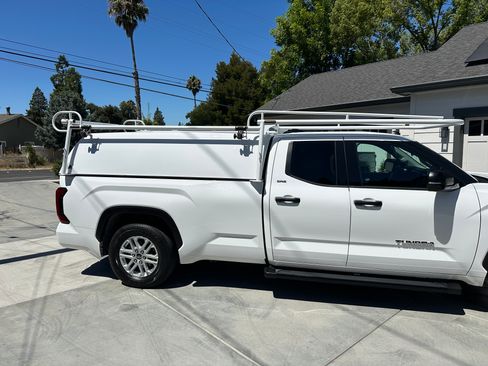 Used 2022 Toyota Tundra SR5 w/ SR5 Convenience Package RWD image 9