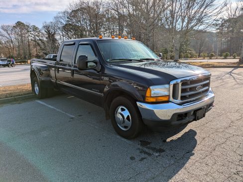Used 2001 Ford F350 2WD Crew Cab DRW Super Duty image 4