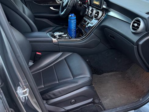 Used 2017 Mercedes-Benz GLC 300 4MATIC image 5