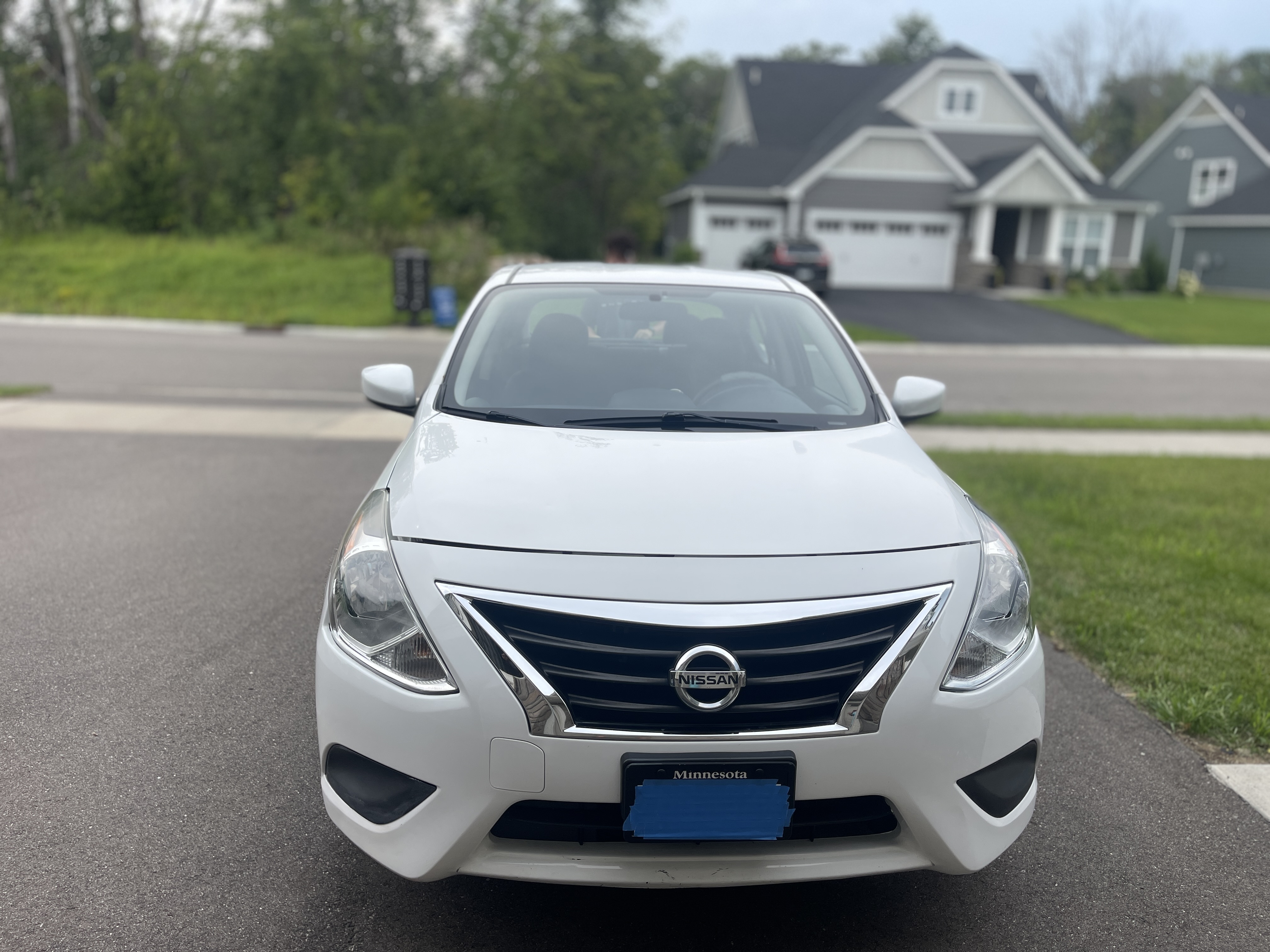 Used 2015 Nissan Versa SV FWD image 6