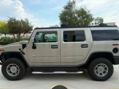 Used 2004 HUMMER H2 w/ Preferred Equipment Group image 4
