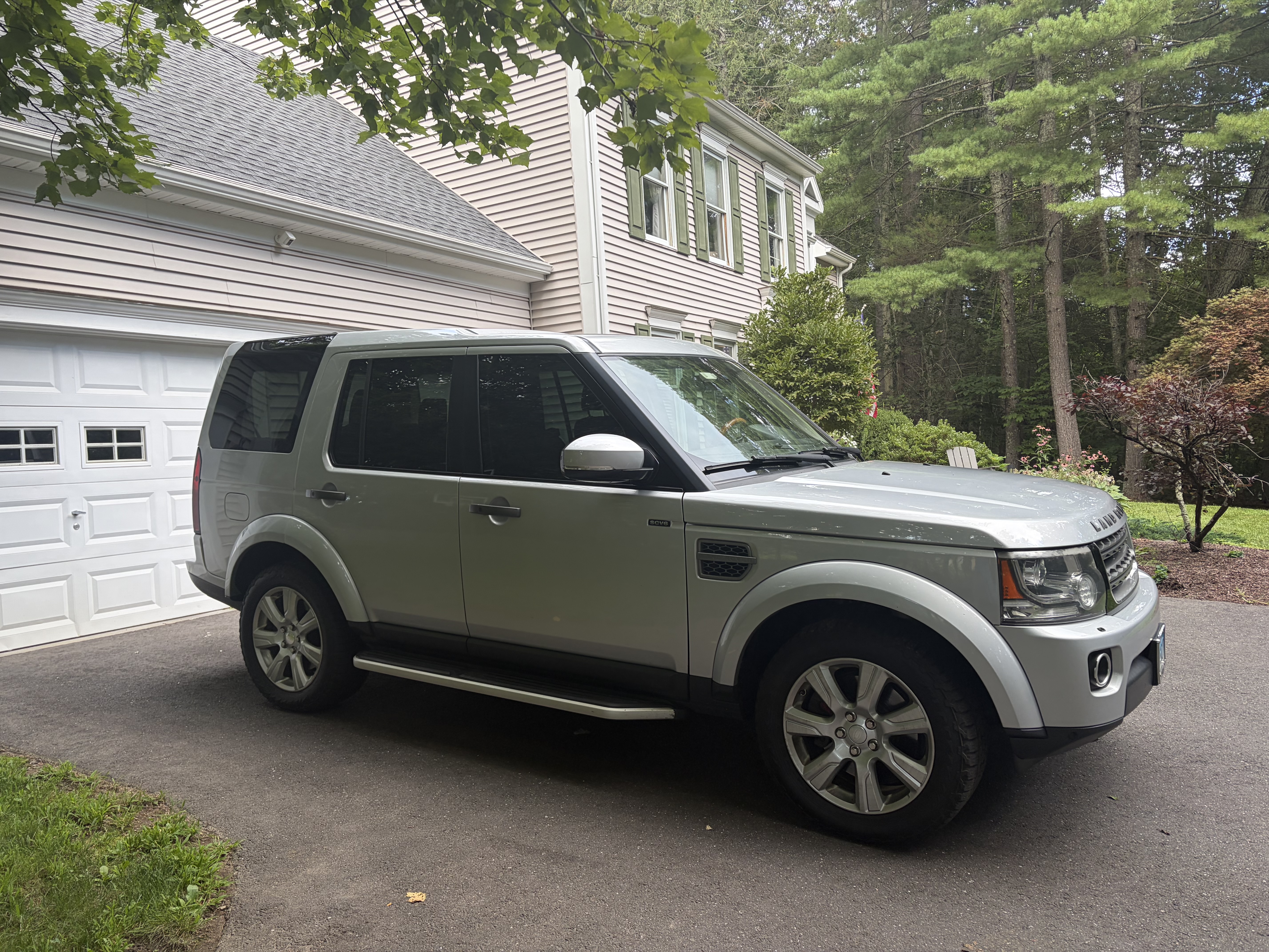 Used 2015 Land Rover LR4 HSE AWD/4WD image 1