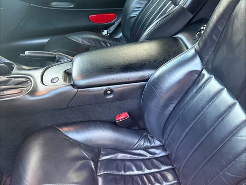 Used 1998 Chevrolet Corvette Coupe w/ Performance Handling Pkg RWD image 14